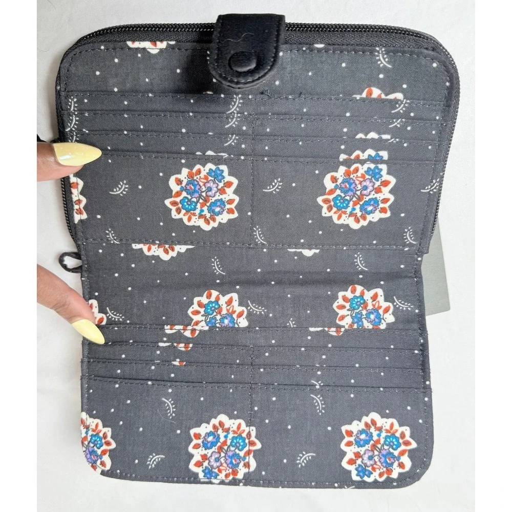 Vera Bradley Large Wallet Featherweight Black NWT Quilted Moonless Night 20089